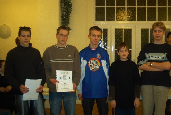 Die u16-Mannschaft bei der Deutschen Vereinsmeisterschaft 2002, v.l.n.r.: Sebastian Sturm, Christian Balz, Marcel Brose, Sebastian Kesten, Mirko Bauer