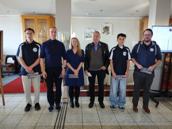 Plätze 1-6, v.l.n.r.: 1. Piotr Zareba, 2. FM Hendrik Reichmann, 3. GM Elisabeth Pähtz, 4. GM Thomas Pähtz, 5. Filip Pawlicz und 6. Robert Zentgraf; Foto: Anja Wilke