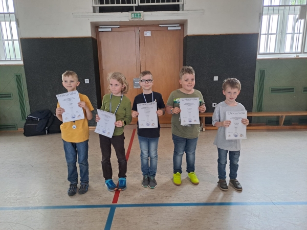 AK u8, v.l.n.r.: 1. Finn Kasten (Haff-GS Ueckermnde), 2. Moritz Wittmann (Greifswalder SV), 3. Simon Holmok (Kollwitz-GS Greifswald), 4. Finn Stephan (Haff-GS Ueckermnde), 5. Mio Angelo Arndt (SAV Torgelow)