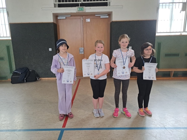 AK u10w, v.l.n.r.: 1. Emma Subocz (SAV Torgelow), 2. Zoe Herrenkin (GS Mitte Pasewalk), 3. Haylie Oertel (GS Mitte Pasewalk), 1. Amy Kletzin (Ueckertal-GS Pasewalk, u9w)